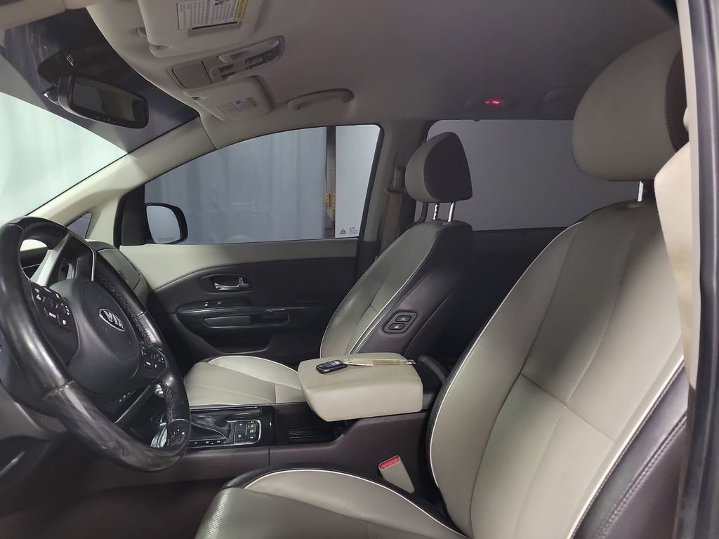 Used 2018 Kia Sedona SX Limited FWD image 13