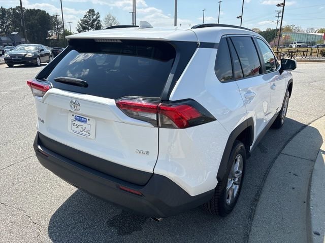 Used 2022 Toyota RAV4 XLE image 8