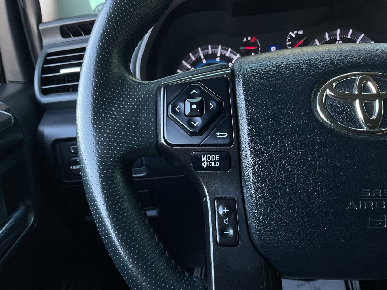 Used 2016 Toyota 4Runner Trail Premium AWD/4WD image 33