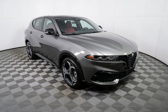 New 2026 Alfa Romeo Tonale w/ Red Premium Package image 26