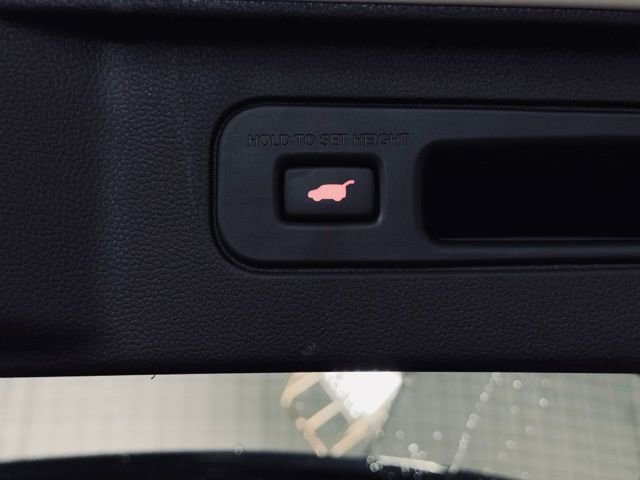 Used 2024 Honda Pilot Touring image 13