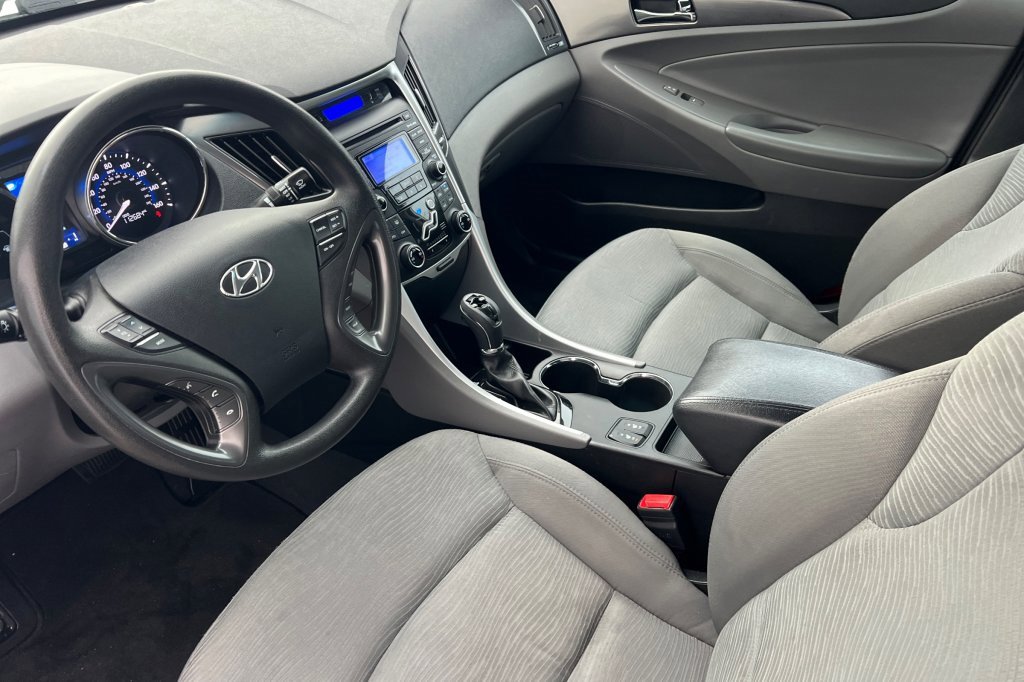 Used 2013 Hyundai Sonata Hybrid image 7