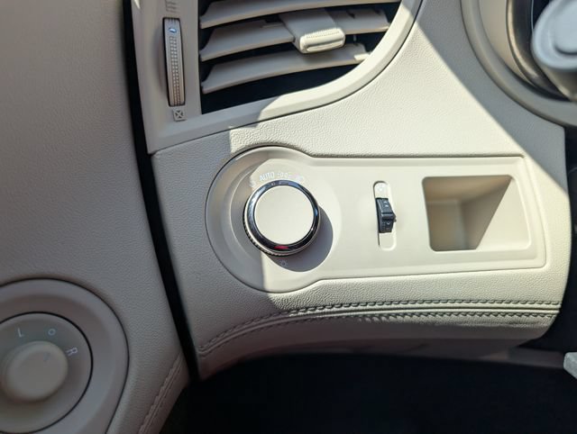 Used 2014 Buick LaCrosse Leather FWD image 12