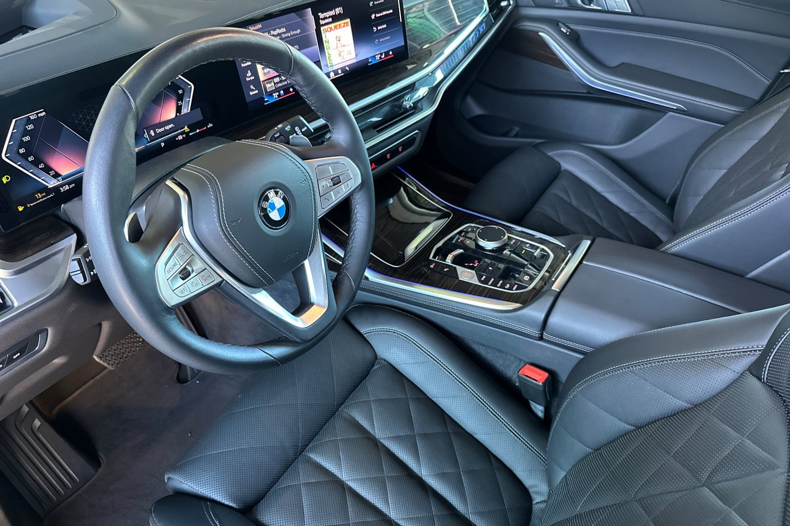 Used 2026 BMW X7 xDrive40i AWD/4WD image 11