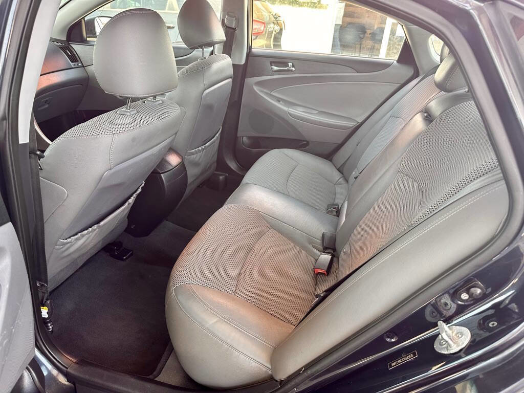 Used 2012 Hyundai Sonata SE FWD image 16