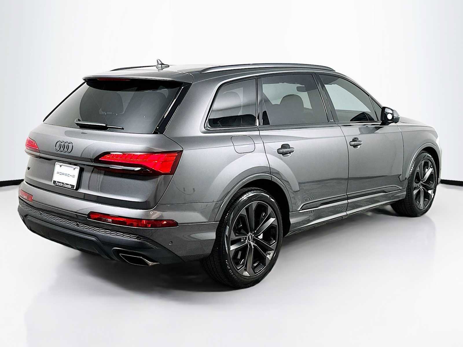 Used 2025 Audi Q7 3.0T Prestige w/ Prestige Package image 9