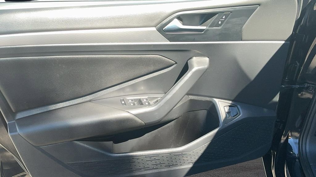 Used 2021 Volkswagen Jetta SE image 12