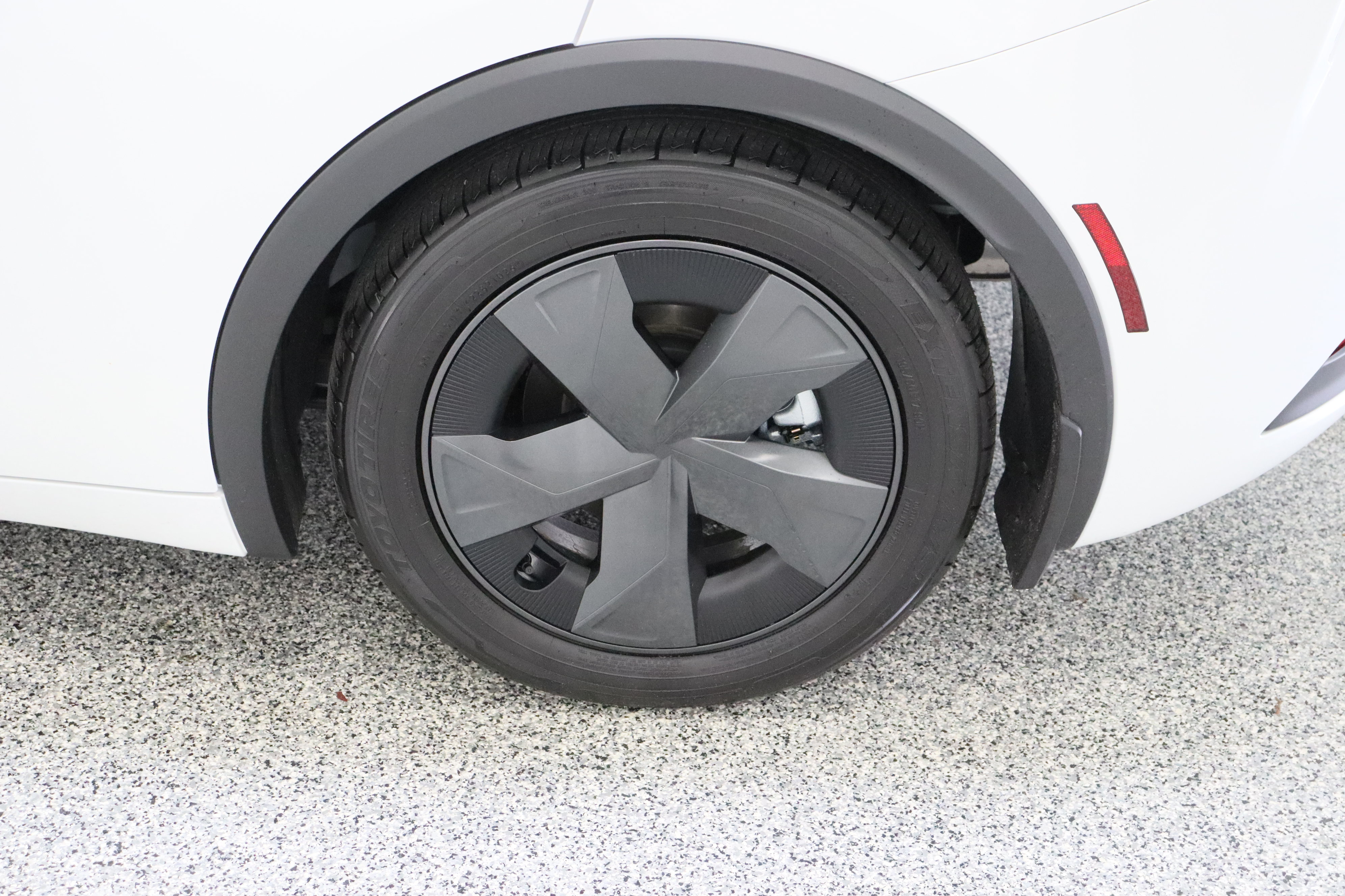 Certified 2026 Toyota Prius Plug-In Hybrid FWD image 10