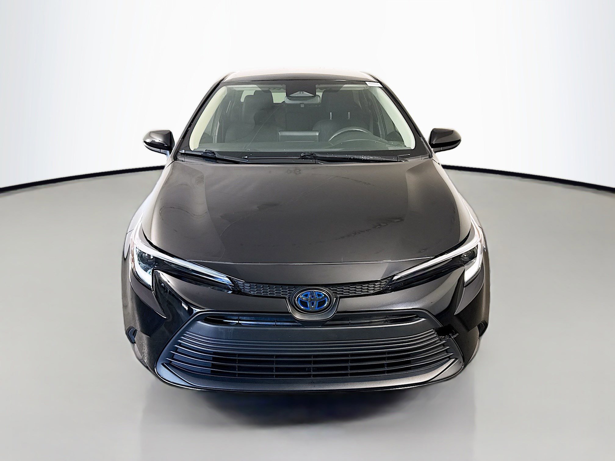 Used 2024 Toyota Corolla LE FWD image 2