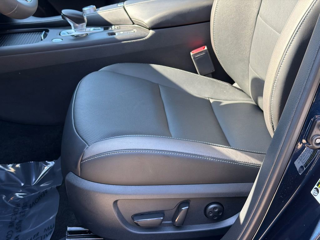 Used 2023 INFINITI QX55 Luxe w/ Cargo Package image 17