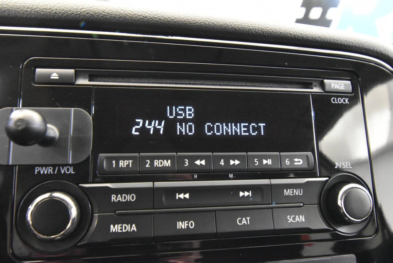 Used 2016 Mitsubishi Outlander ES image 22