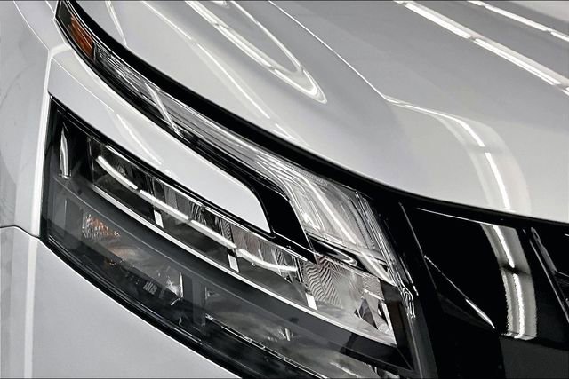 New 2025 Nissan Pathfinder Platinum w/ Lighting Package (N93) image 14