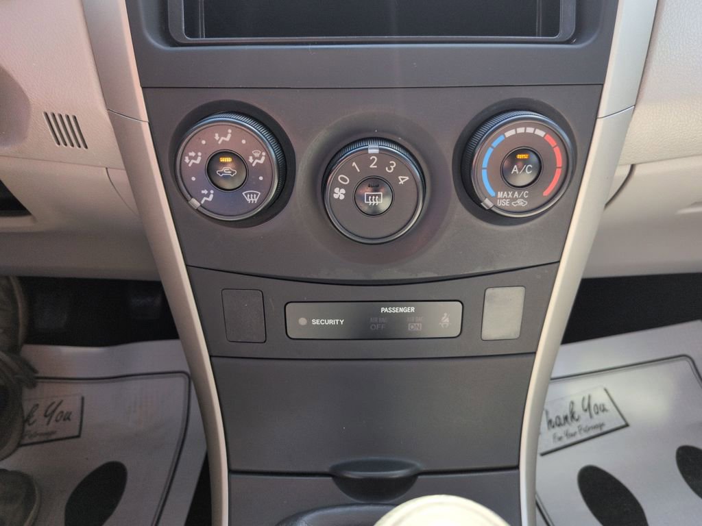 Used 2013 Toyota Corolla L image 18