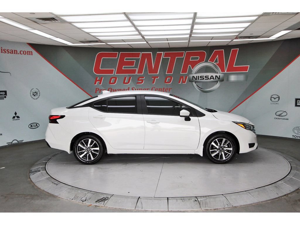 Used 2025 Nissan Versa SV w/ Trunk Package FWD image 5
