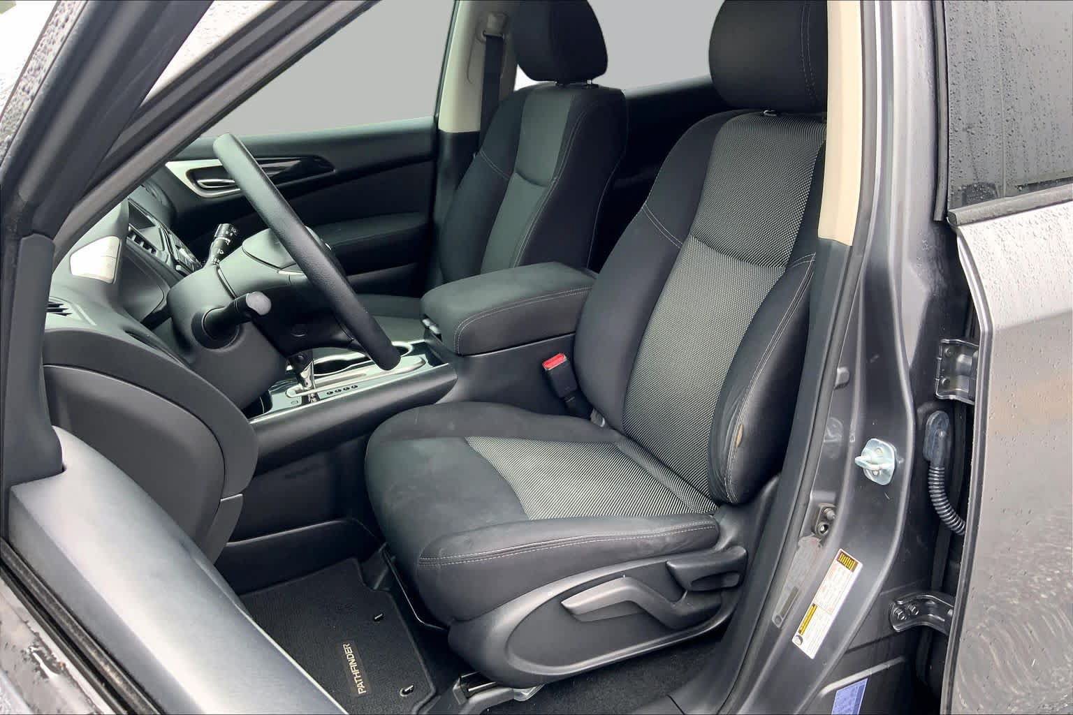 Used 2017 Nissan Pathfinder S FWD image 8