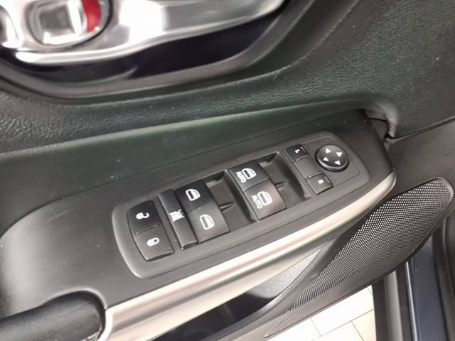Used 2021 Jeep Cherokee Latitude Lux w/ Comfort/Convenience Group AWD/4WD image 13