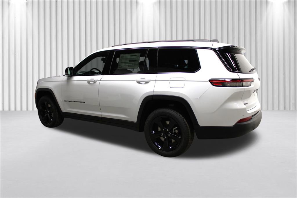 New 2025 Jeep Grand Cherokee L Limited w/ Black Appearance Package image 5