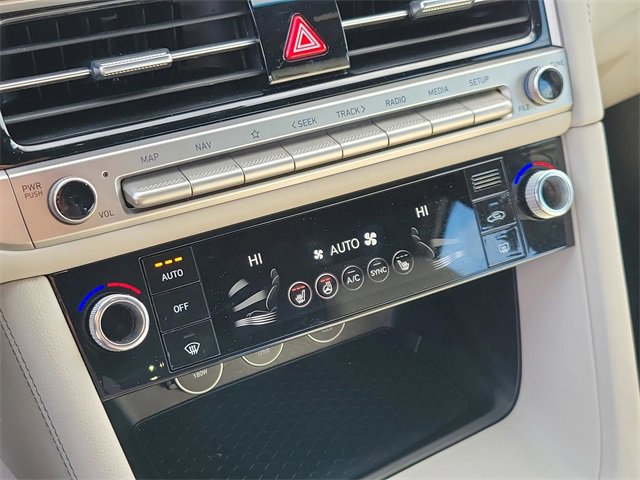 Used 2024 Genesis G70 2.5T image 26