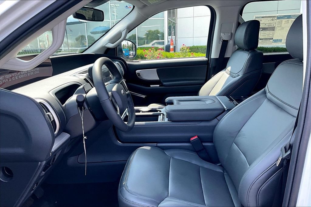 New 2026 Ford Expedition Active RWD image 9
