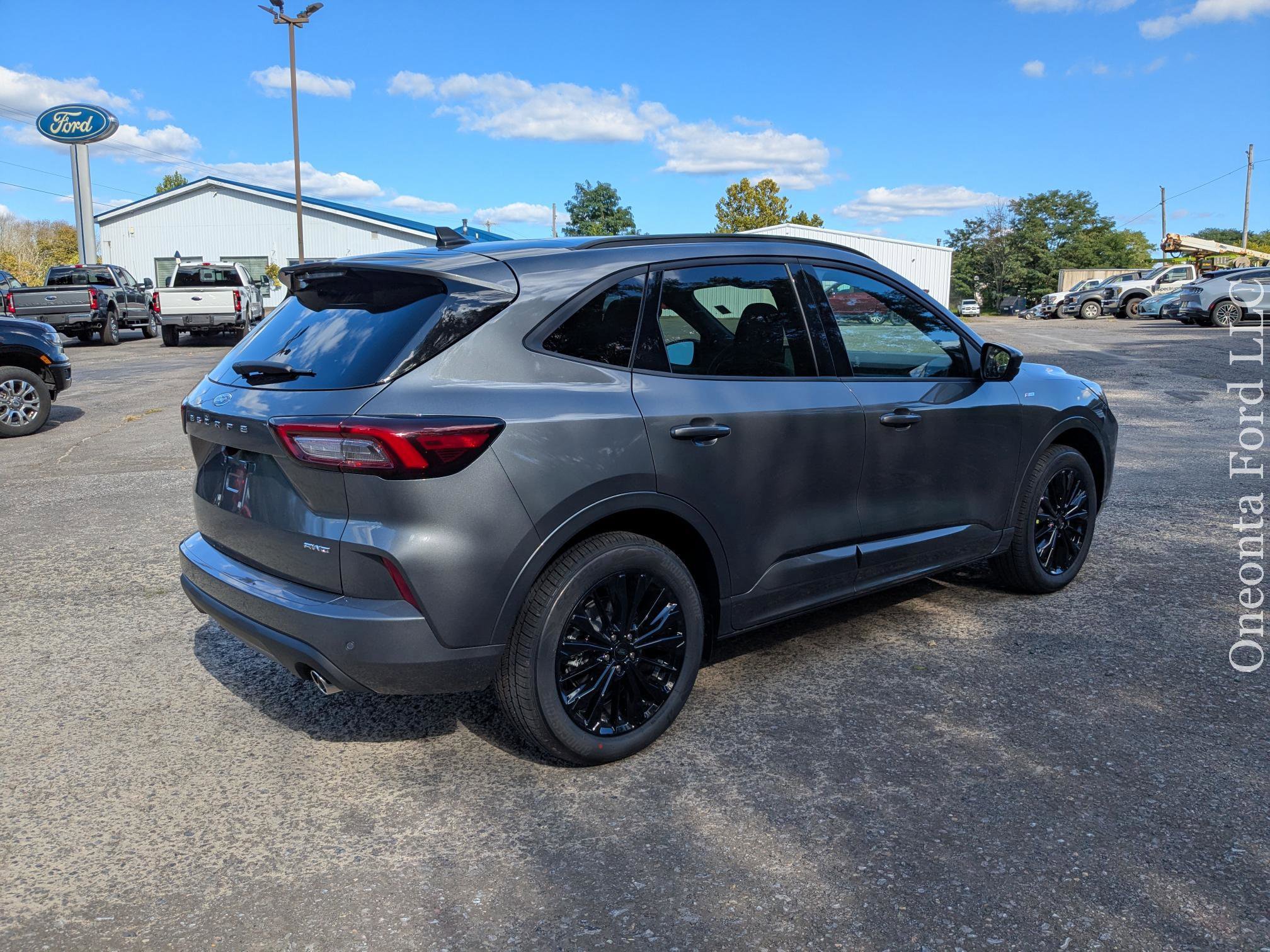 New 2025 Ford Escape ST-Line Elite image 5