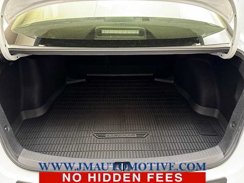 Used 2023 Toyota Corolla LE w/ LE Convenience Package FWD image 16
