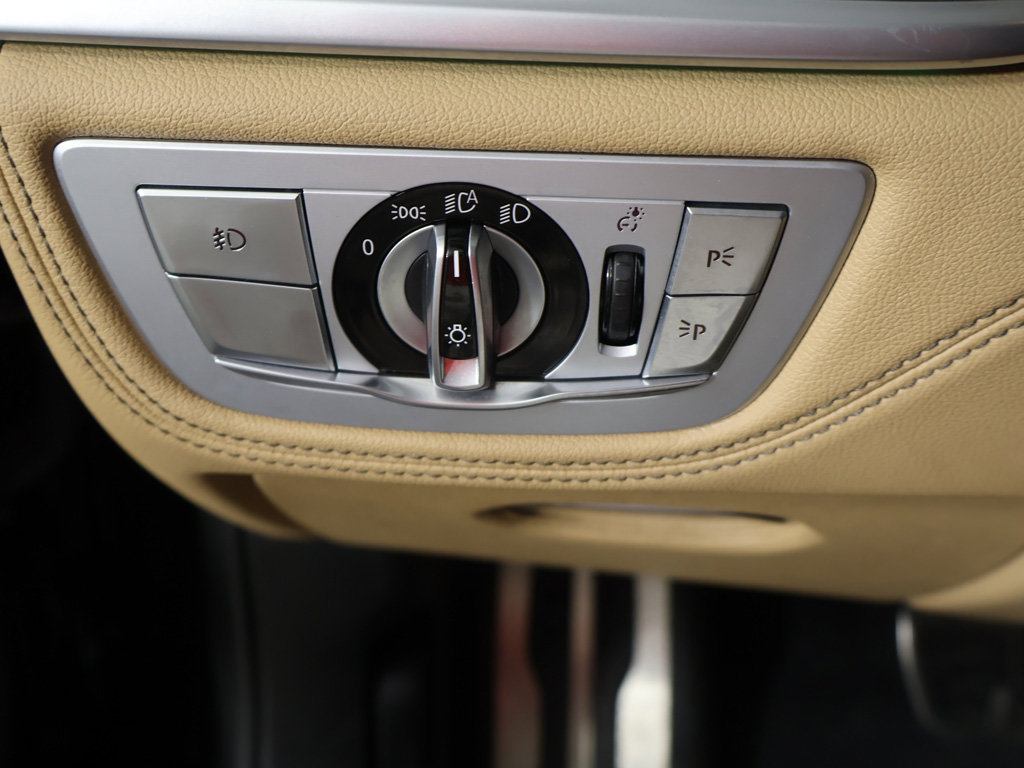 Used 2019 BMW 750i xDrive AWD/4WD image 42