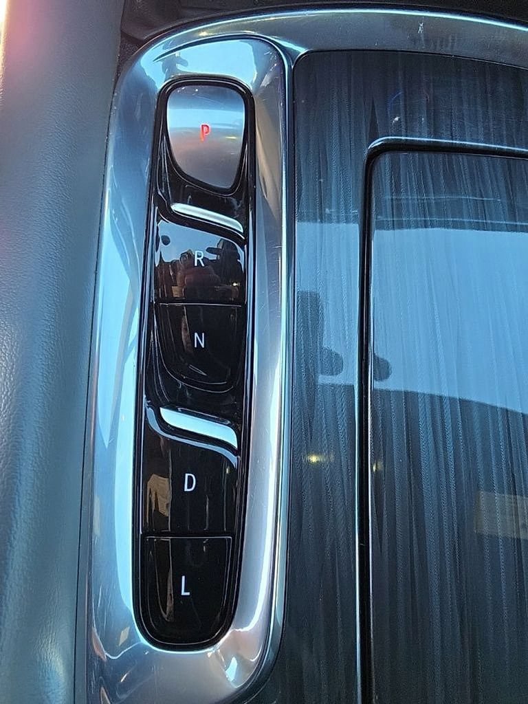 Used 2023 Buick Enclave Essence AWD/4WD image 21