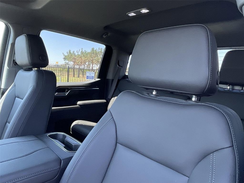 Used 2025 Chevrolet Silverado 1500 LT Trail Boss w/ Convenience Package II image 25