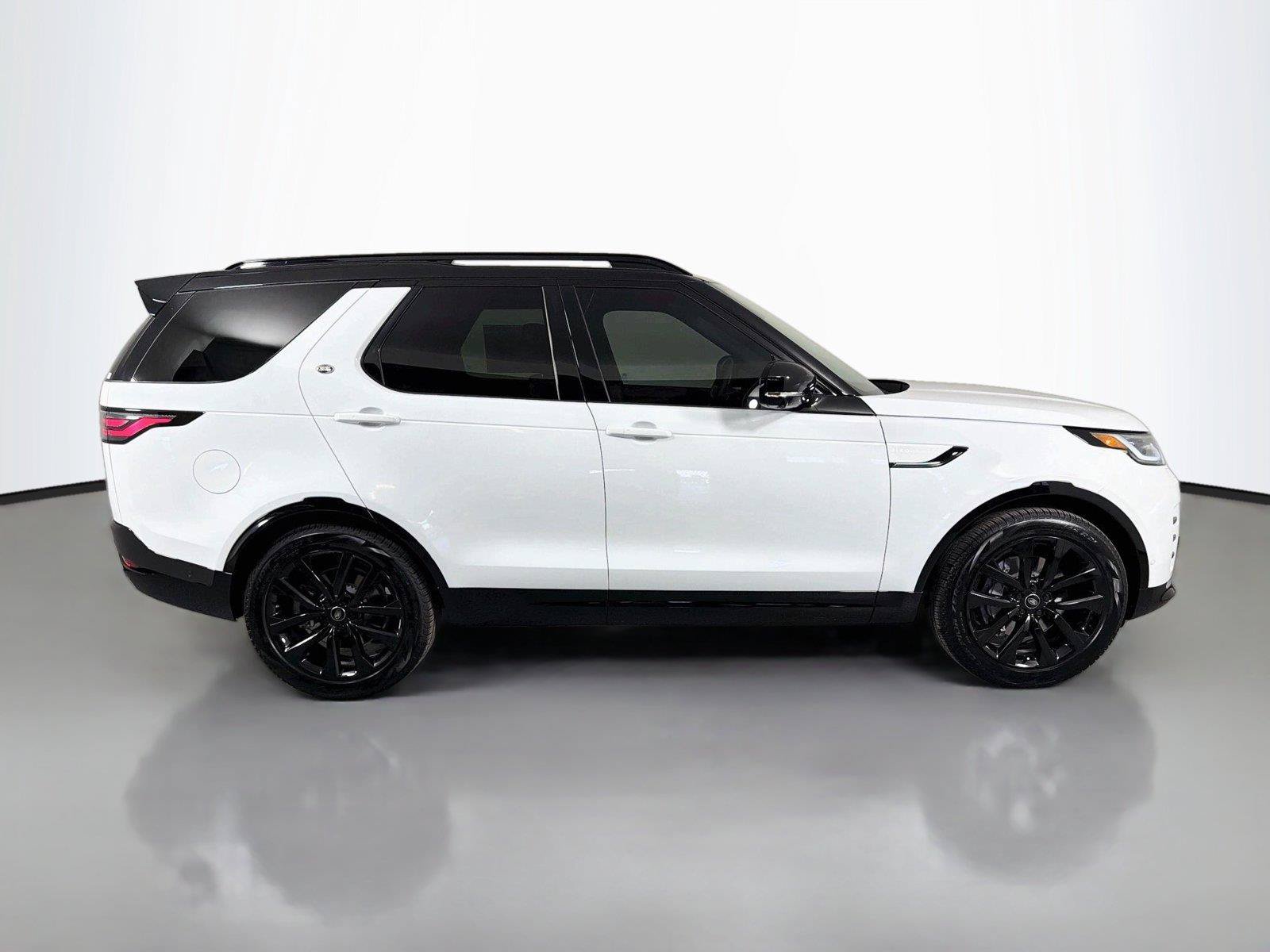 New 2026 Land Rover Discovery Dynamic SE AWD/4WD image 4