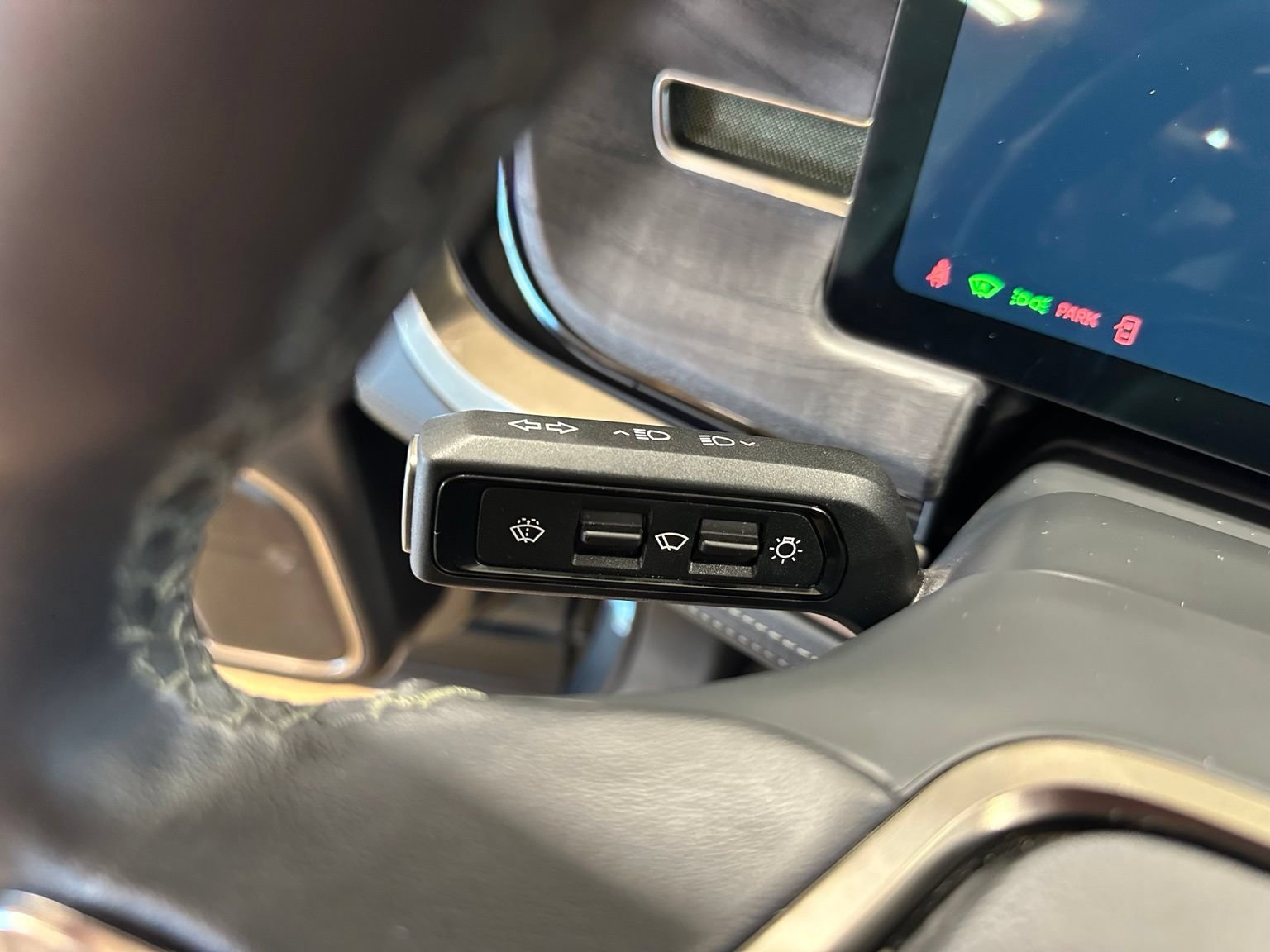 Used 2023 Rivian R1T Adventure AWD/4WD image 21