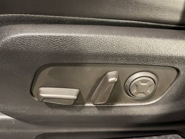 Used 2025 Kia Carnival image 15