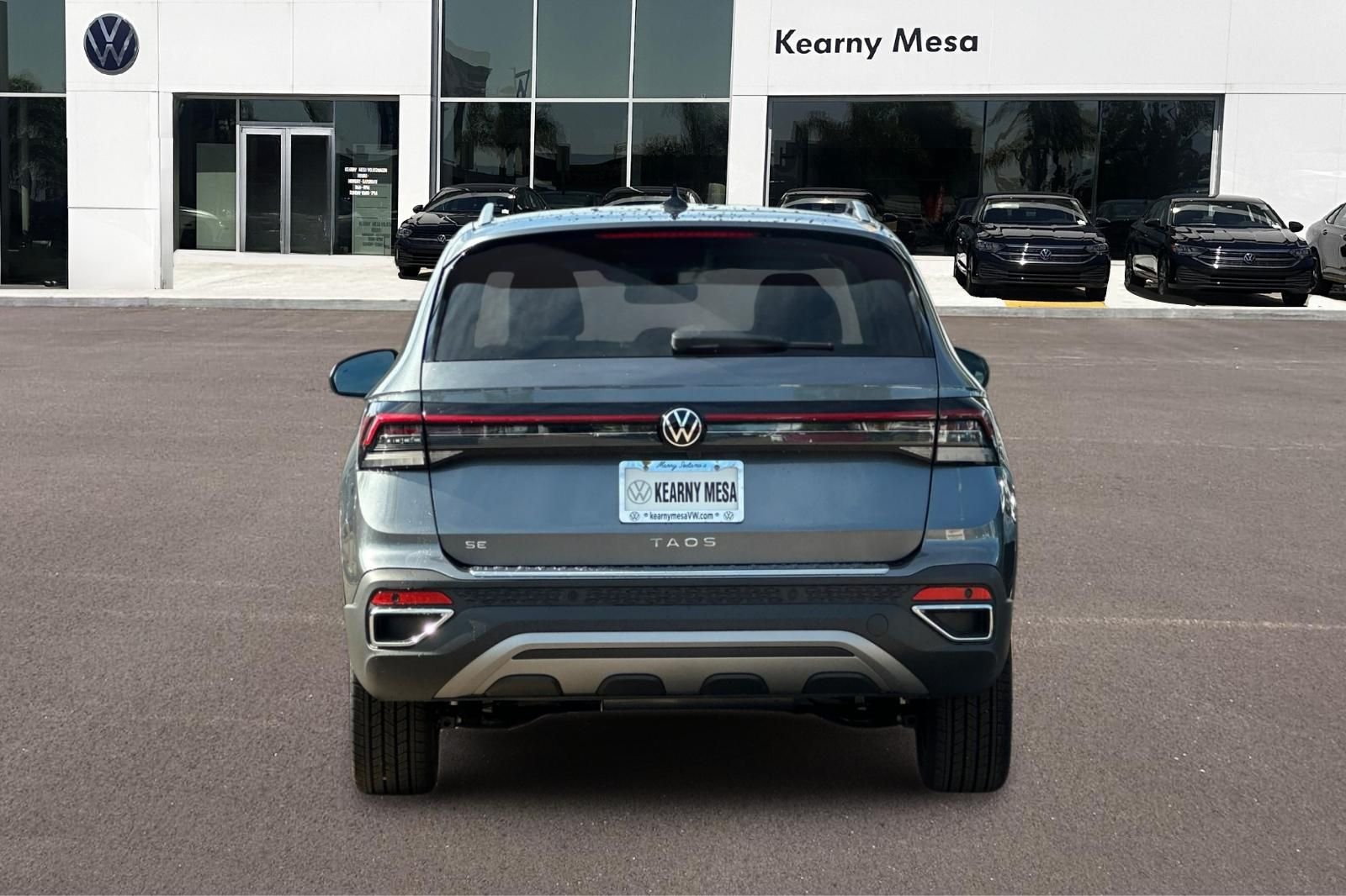 New 2026 Volkswagen Taos SE FWD image 5