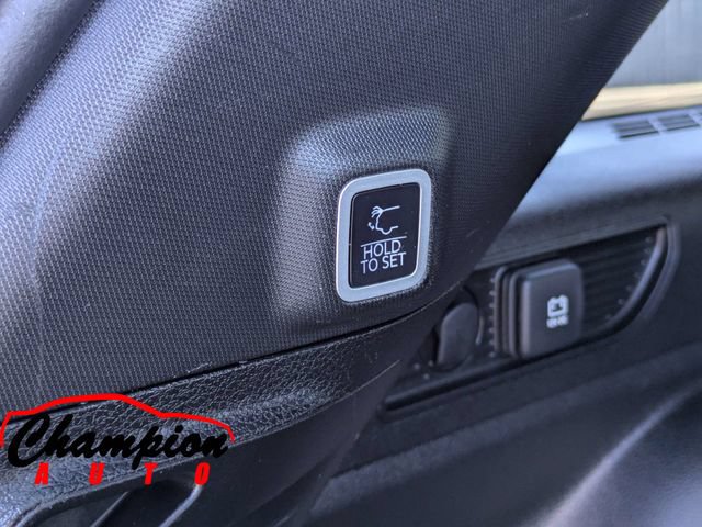Used 2025 Jeep Grand Cherokee Limited AWD/4WD image 16