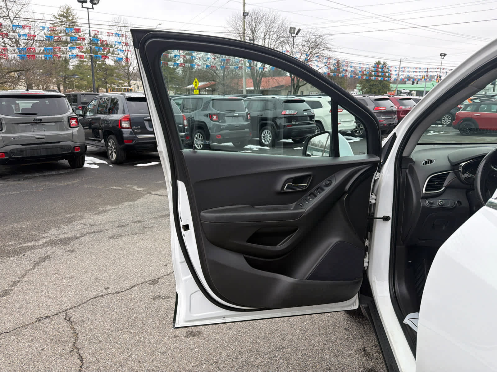 Used 2019 Chevrolet Trax LT image 16