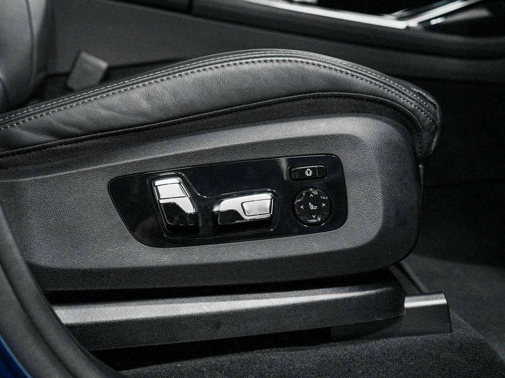 Used 2026 BMW X7 M60i AWD/4WD image 45