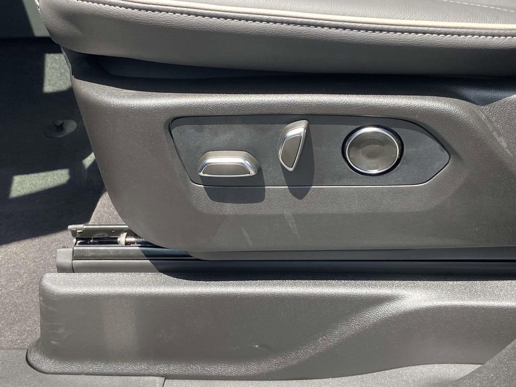 New 2026 Cadillac Escalade ESV Sport w/ Touring Package AWD/4WD image 21