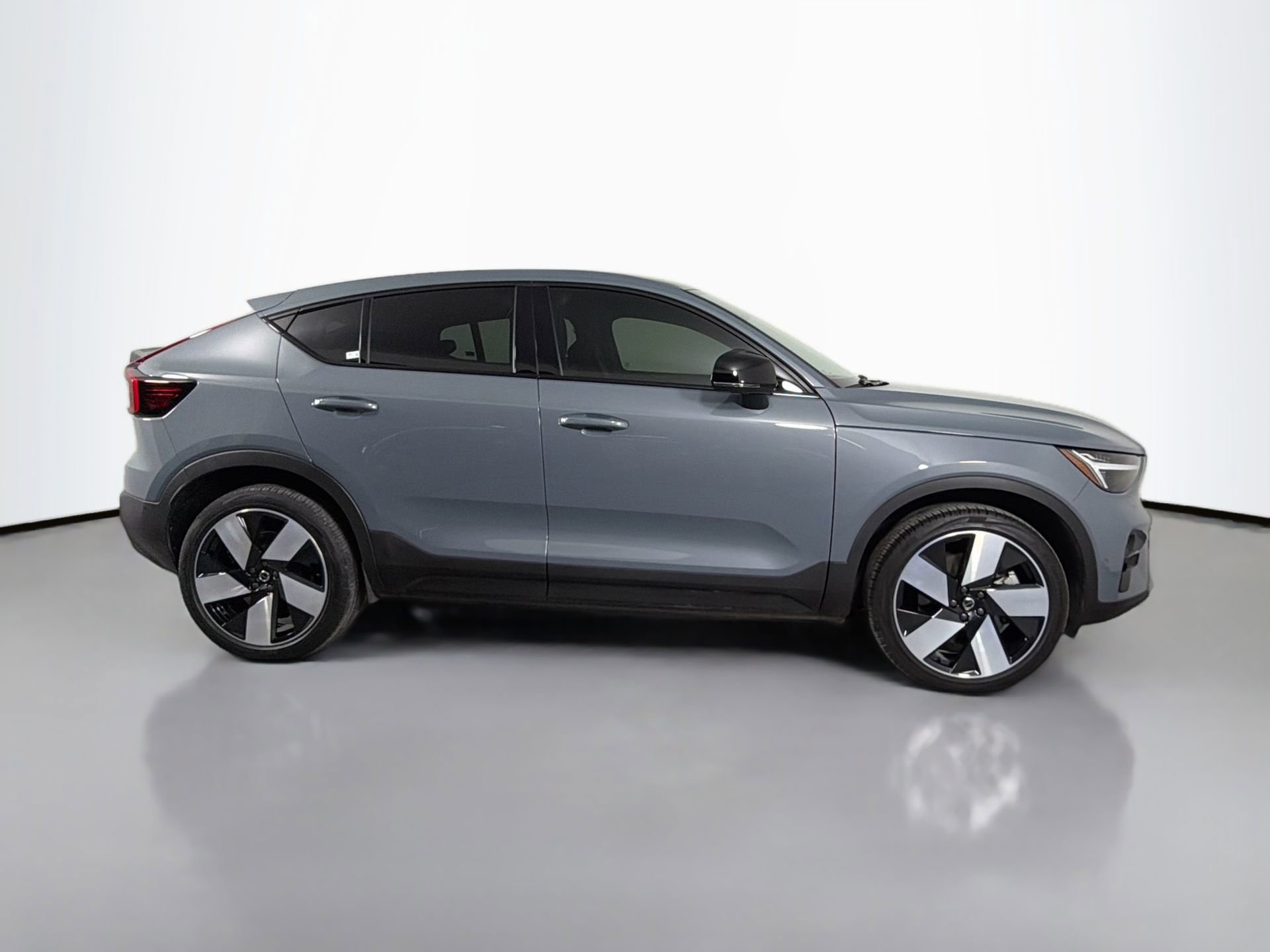 Certified 2023 Volvo C40 P8 Recharge Ultimate AWD/4WD image 5