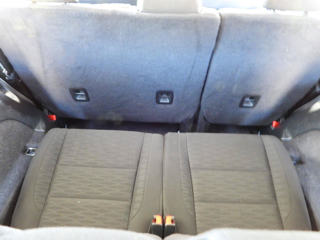 Used 2018 Dodge Durango SXT w/ 3rd Row Seating Group RWD image 40