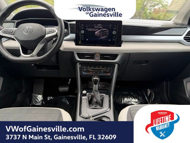 Used 2025 Volkswagen Taos SE FWD image 13