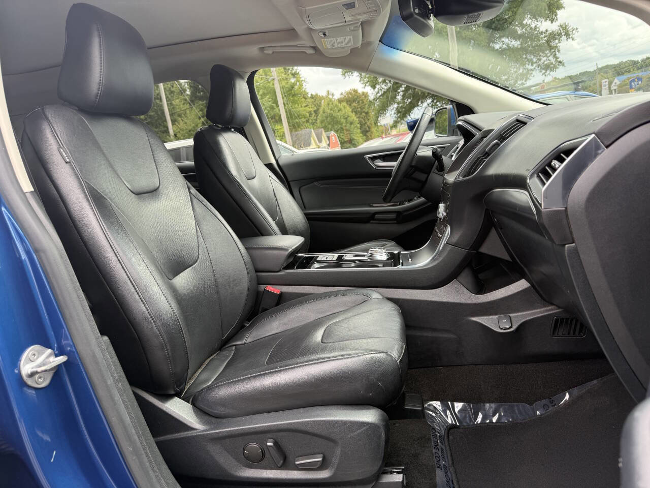 Used 2020 Ford Edge Titanium w/ Equipment Group 301A image 14
