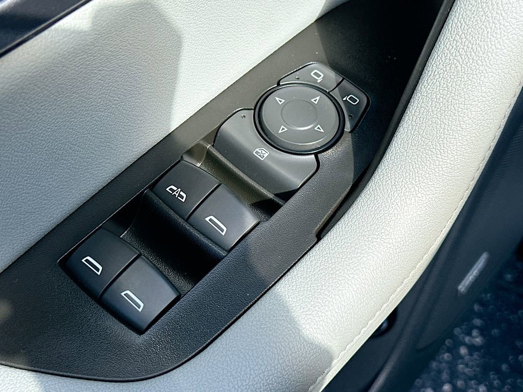 Used 2019 Chevrolet Blazer LT w/ Sound & Technology Package image 18