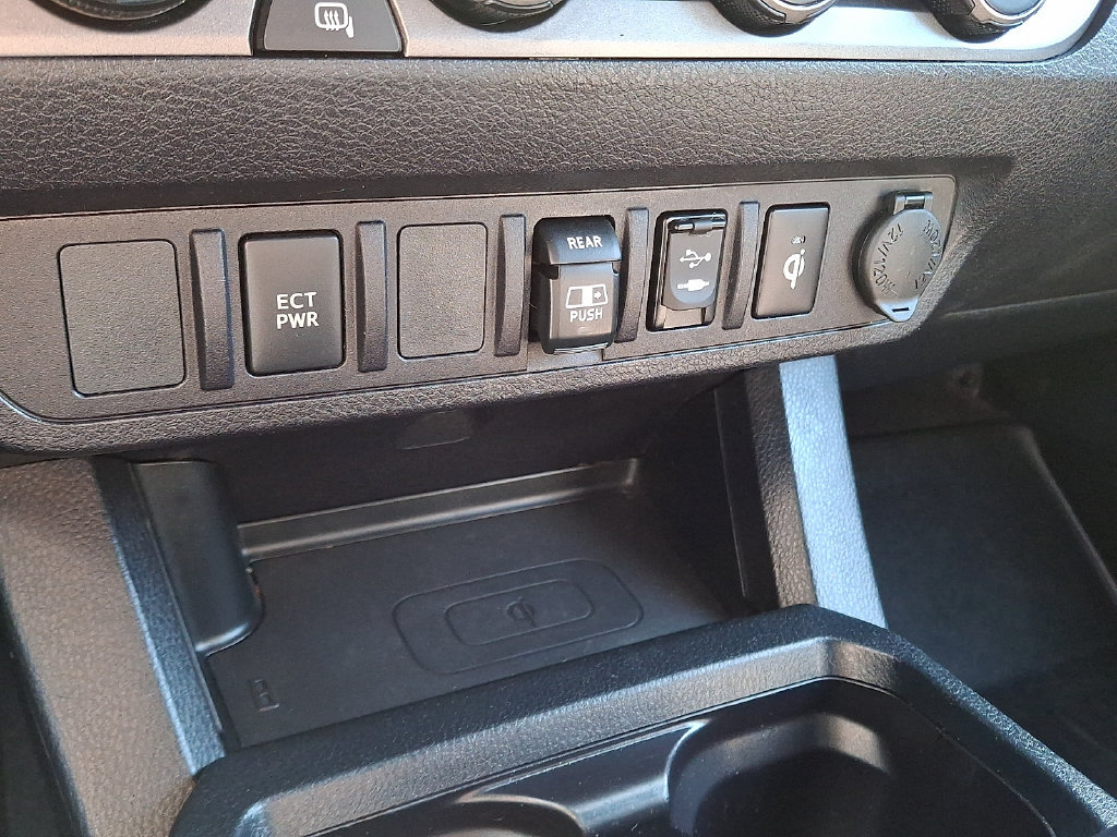 Used 2019 Toyota Tacoma TRD Off-Road AWD/4WD image 23