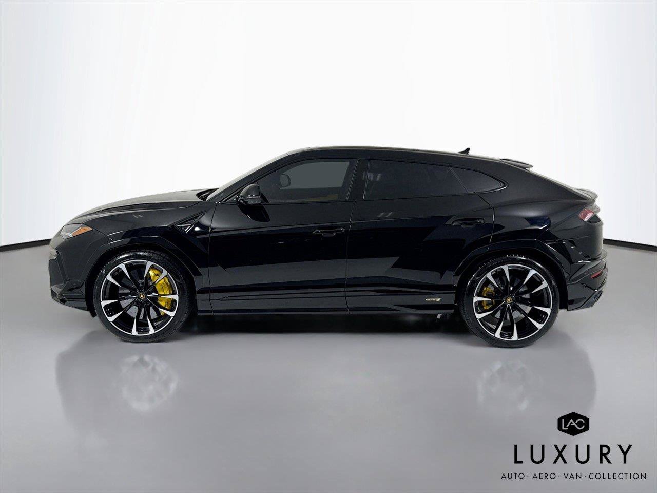 Used 2024 Lamborghini Urus S AWD/4WD image 9