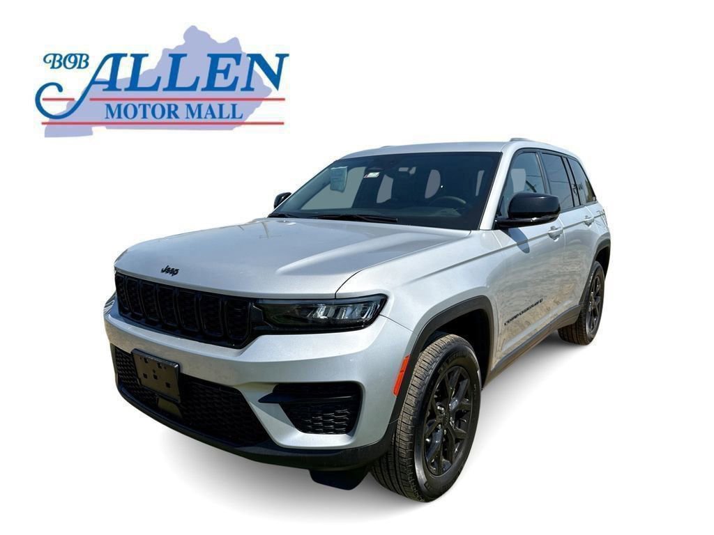 Used 2025 Jeep Grand Cherokee Altitude AWD/4WD image 1