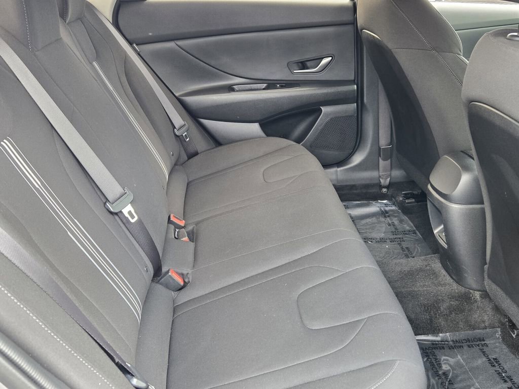 Certified 2024 Hyundai Elantra SEL FWD image 15