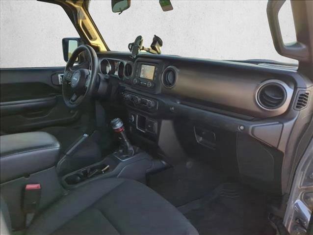 Used 2020 Jeep Gladiator Sport image 29