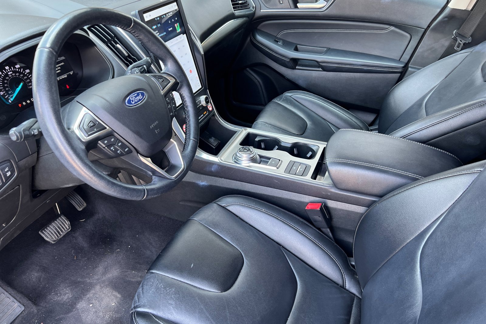 Used 2022 Ford Edge Titanium image 10