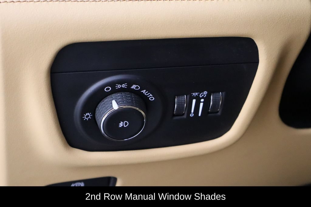 Used 2025 Jeep Grand Cherokee L Summit AWD/4WD image 24