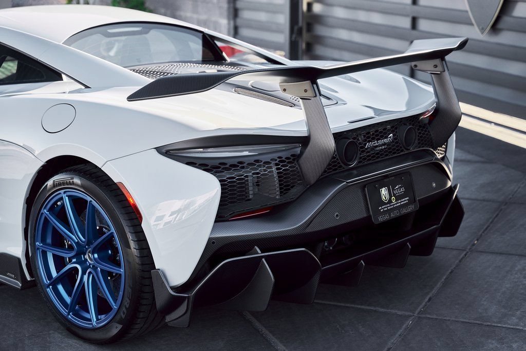 Used 2023 McLaren Artura RWD image 17