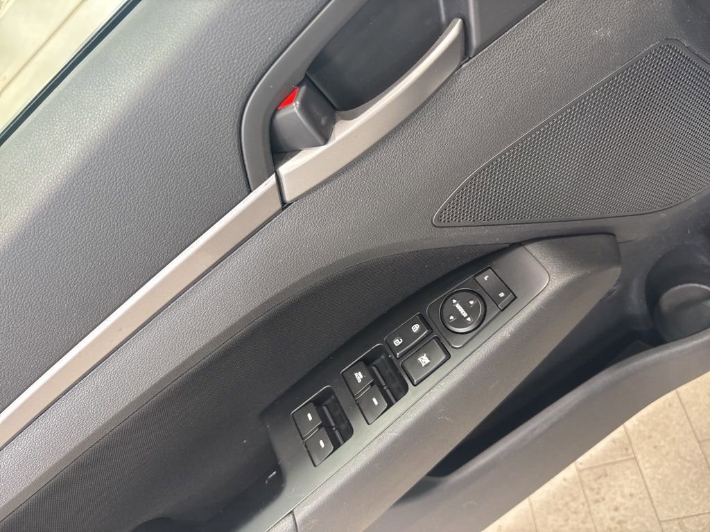 Used 2018 Hyundai Elantra Value Edition image 22